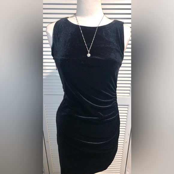 Good American Black Velvet Ruched Sleeveless Mini Dress Size Medium - Picture 4 of 6
